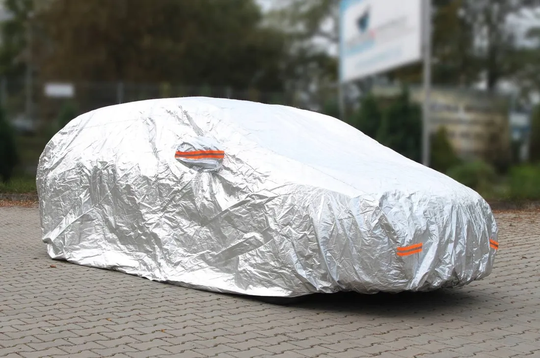 plandeka-pokrowiec-na-samochod-suv-van-producent-czesci-amio