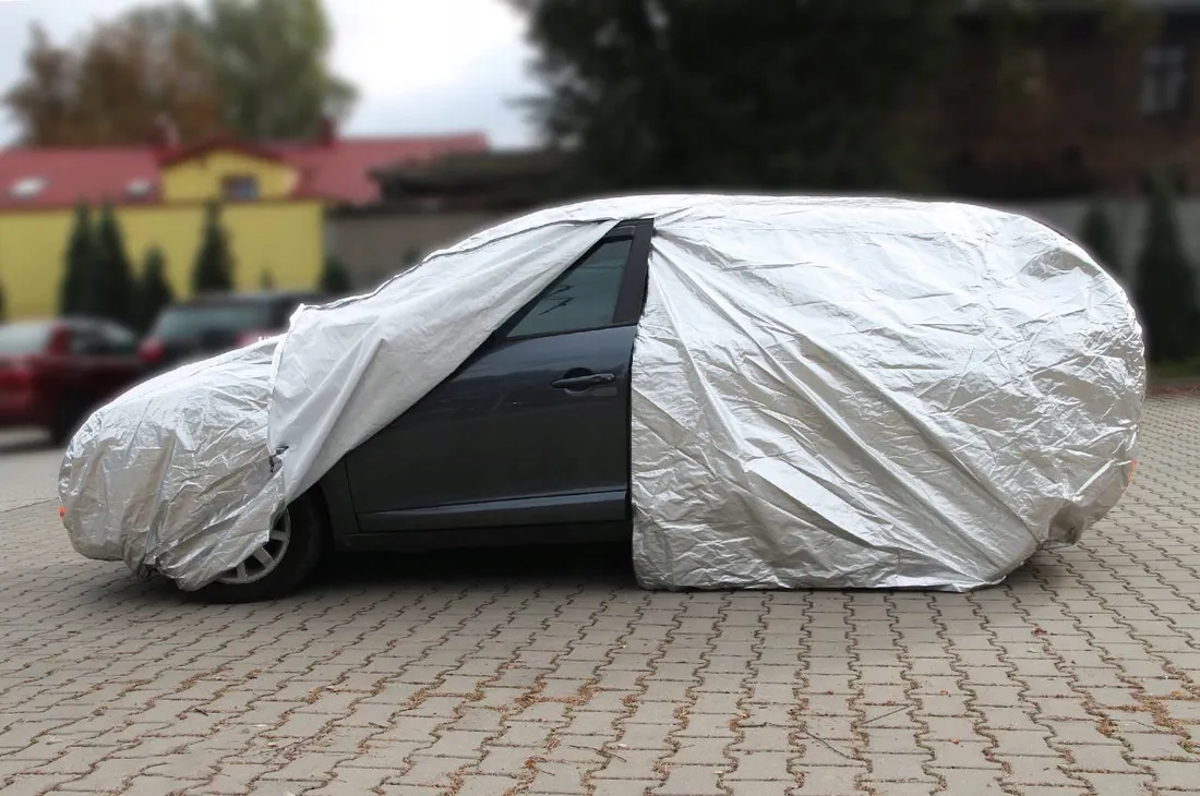 plandeka-pokrowiec-na-samochod-suv-van-producent-czesci-amio