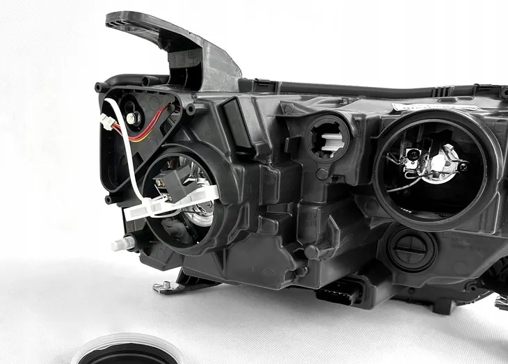 reflektor-dacia-duster-19-producent-czesci-tyc