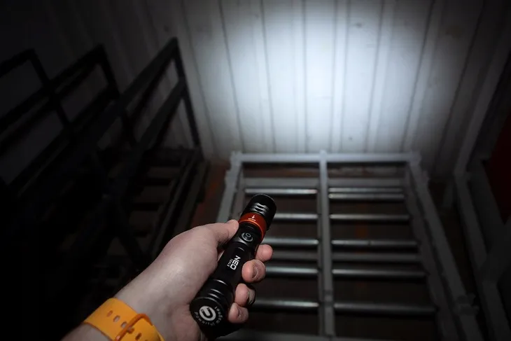 lampa-3-w-1-marka-neo-tools-waga-z-opakowaniem-0-75-kg