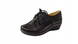 polbuty-damskie-czarne-koturn-4cm-nr-36