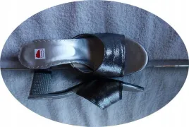 klapki-na-szeroka-stope-podbicie-tegosc-h-nr-38