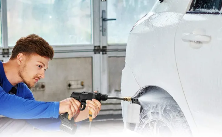 myjka-cisnieniowa-akumulatorowa-bateria-5000mah-dysze-marka-inny-producent-cisnienie-robocze-30-bar