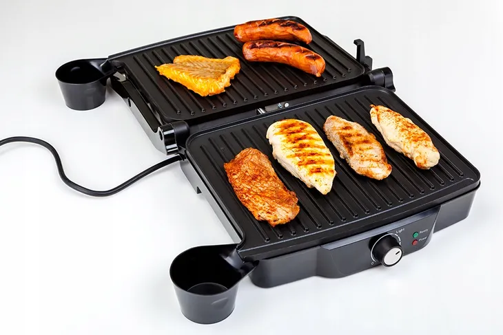 grill-kontaktowy-gk150-flaat-eldom-panini-2000w-funkcje-odprowadzanie-tluszczu