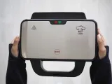 gofrownica-wa100s-deli-eldom-1000w-ksztalt-gofrow-kwadrat
