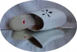skorzane-biale-klapki-tegosc-h-40-kod-producenta-1027010362