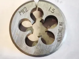 zestaw-gwintownikow-i-narzynek-metryczne-m2-m18-mannesmann-110el