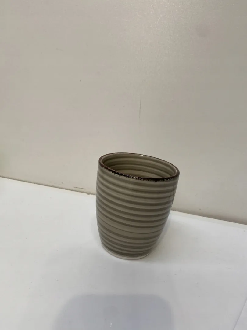 kubek-brazowy-w-paski