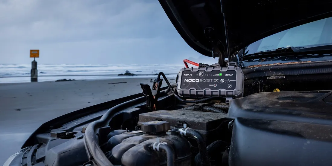 noco-gbx75-litowy-jump-starter-booster-2500a