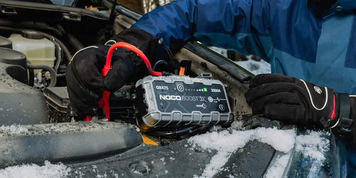 noco-gbx75-litowy-jump-starter-booster-2500a-stan-nowy-marka-noco