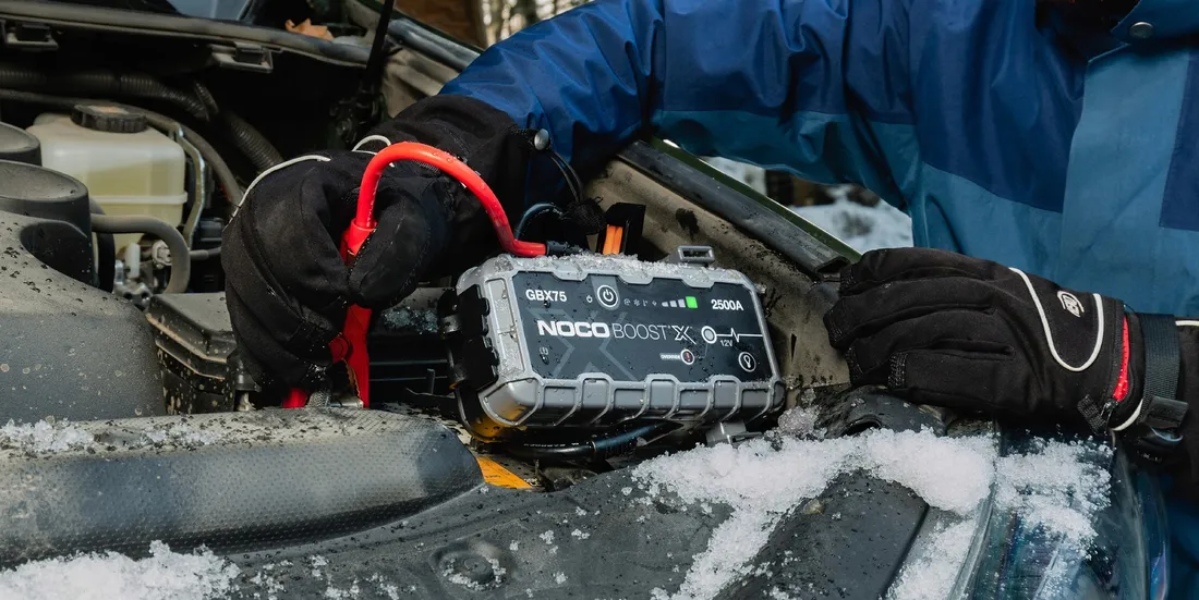 noco-gbx75-litowy-jump-starter-booster-2500a