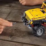 lego-technics-samochod-terenowy-jeep-wrangler-auto-wiek-dziecka-9-lat