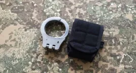 niskoprofilowa-kabura-na-kajdanki-etui-pokrowiec-ochrona-mocne-policja