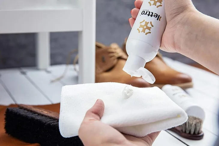 cleaning-milk-200-ml-lettro-forma-plyn
