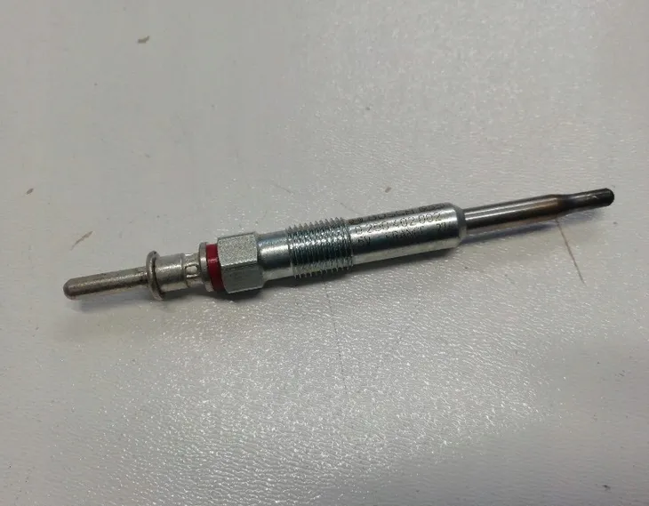 bosch-swieca-zarowa-bmw-e46-e90-e91-e92-e93-e60-e61-e83-e53-e70-0250402002-wersja-europejska