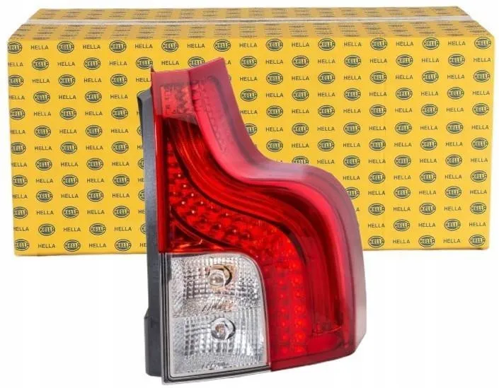 lampa-tyl-xc90-i-10-02-strona-zabudowy-prawa