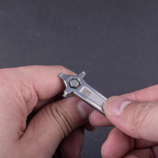 multitool-6-in-1-multi-function-screwdriver-set-by-poltergeist-works-kod-producenta-ftp6in1