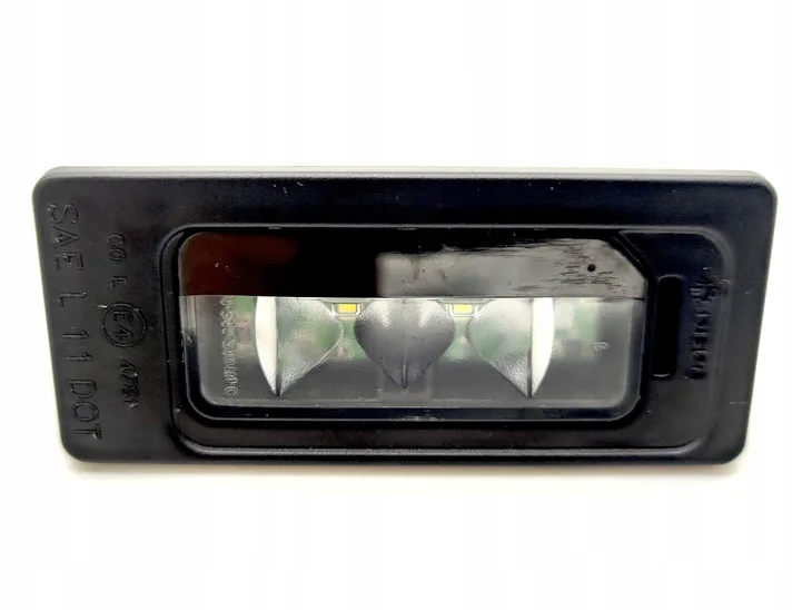 lampka-oswiet-tab-rej-typ-samochodu-autobusy-samochody-dostawcze-samochody-osobowe