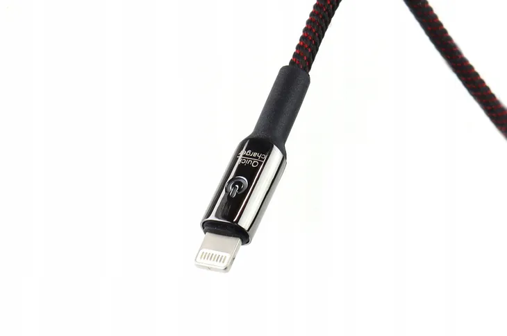 kabel-do-ladowarek-usb-apple-lightning-100cm-amio-02527-kolor-czarny