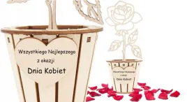 prezent-upominek-na-cukierki-roza-pudelko-kuferek-na-dzien-kobiet