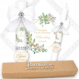 swieca-na-chrzest-biala-szatka-pudelko