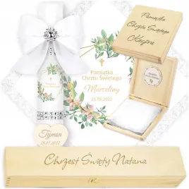 zestaw-na-chrzest-szatka-i-swieca-do-chrztu-2-drewniane-pudelka-z-grawerem