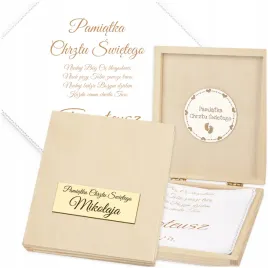 szatka-do-chrztu-z-imieniem-biala-szatka-na-chrzest-pudelko-szt