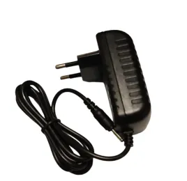 ladowarka-zasilacz-tracer-uniwersalny-5v-2a-wtyk-banan-5x0-75mm