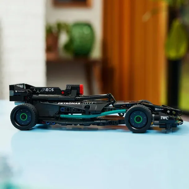 lego-technic-42165-mercedes-amg-f1-w14-e-performance-pull-back-liczba-elementow-240