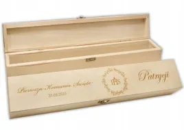 drewniane-pudelko-eko-na-swiece-do-komunii-poziom
