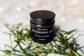 swieca-sojowa-fresh-cut-grass-120-ml-zapach-scietej-trawy-zapalniczka