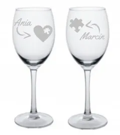 2x-kieliszek-do-wina-na-walentynki-dzien-kobiet