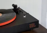 gramofon-jbl-spinner-bt-czarny-zlacza-wyjscie-audio