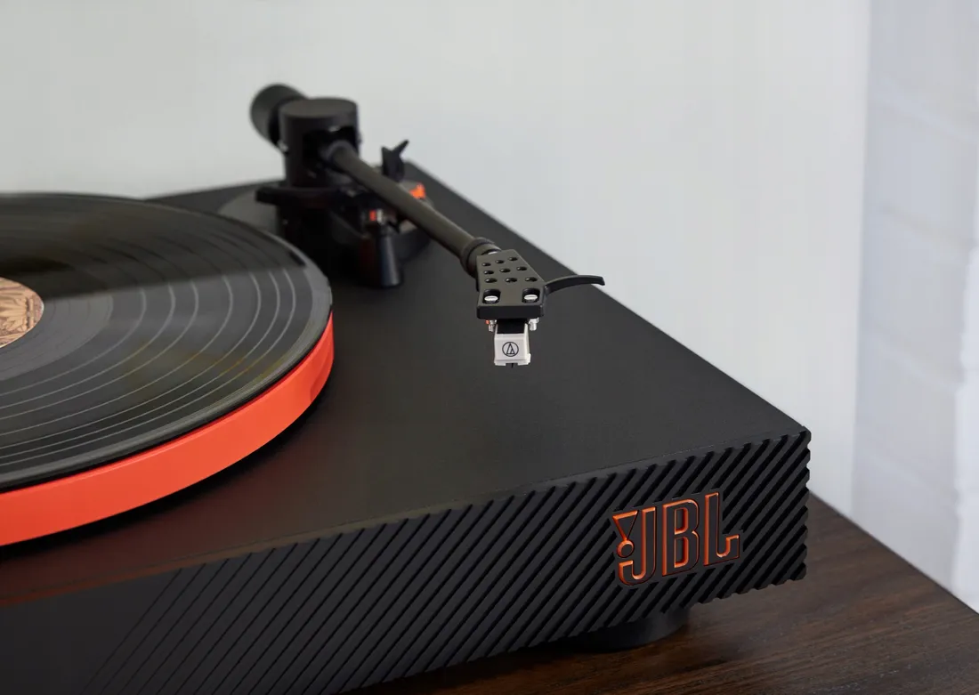gramofon-jbl-spinner-bt-czarny