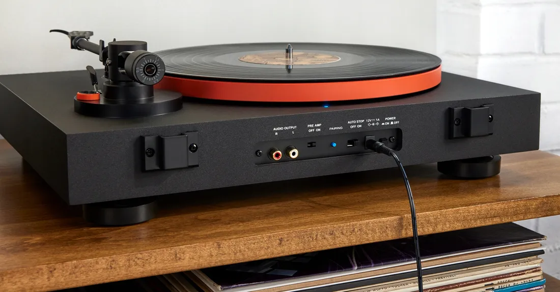 gramofon-jbl-spinner-bt-czarny