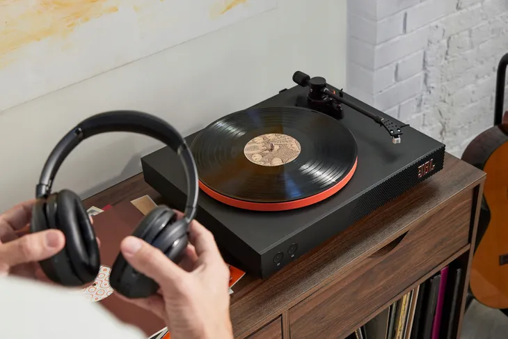 gramofon-jbl-spinner-bt-czarny-typ-wkladki-elektromagnetyczna-mm