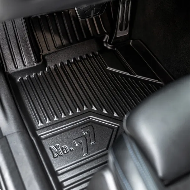 dywaniki-samochodowe-77-kpl-stan-nowy-waga-z-opakowaniem-4-kg