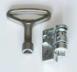 wkladka-patentowa-zatrzaskowa-na-trojkat-t-8-mm-1-szt-klucz-t-8-mm