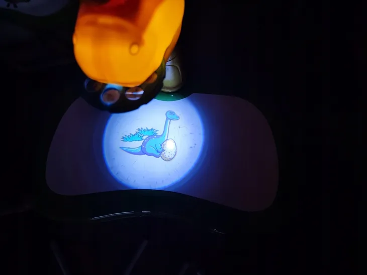 stolik-edukacyjny-material-plastik