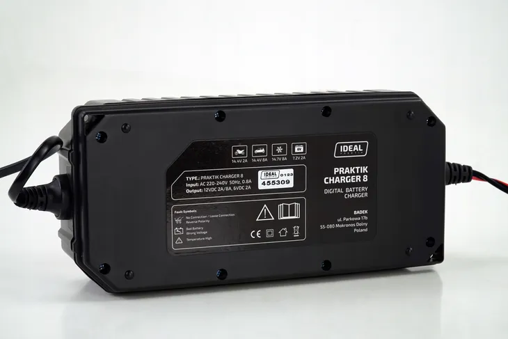 ideal-prostownik-inteligentny-lcd-6-12v-marka-ideal-stan-nowy