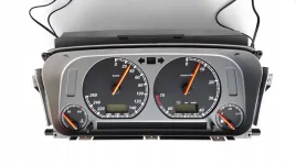 vw-golf-3-skala-od-gory-tarcze-licznika-indiglo