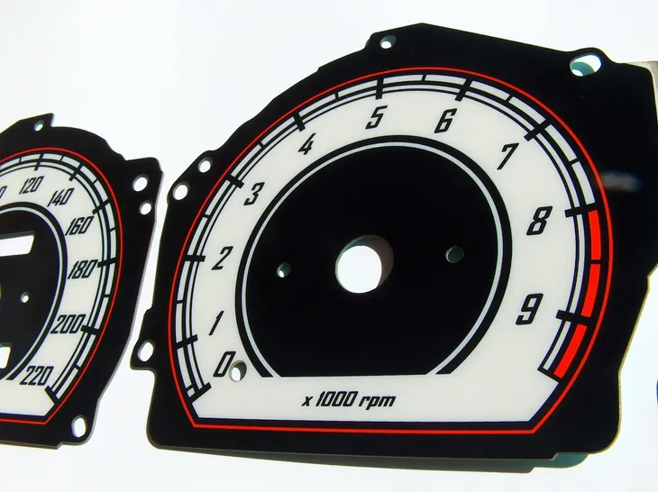 tarcze-indiglo-suzuki-swift-waga-z-opakowaniem-0-4-kg-stan-nowy