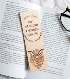 drewniana-zakladka-do-ksiazki-z-grawerem-sowa