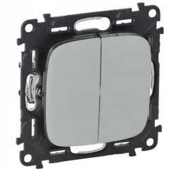 legrand-valena-allure-lacznik-swiecznikowy-aluminium-755821-7-558-21