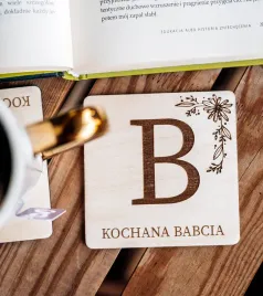 podkladka-pod-kubek-dla-babci-kwiaty