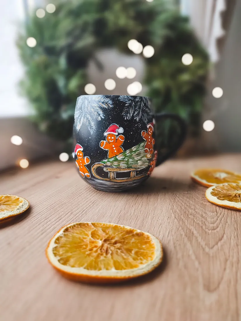 kubek-ciasteczkowe-potowory-kolor-dominujacy-czarny