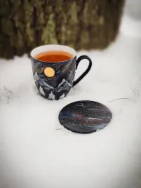 kubek-gory-i-zorza-z-zaparzaczem