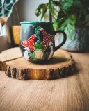 kubek-recznie-malowany-zaba-i-muchomory-waga-z-opakowaniem-0-5-kg