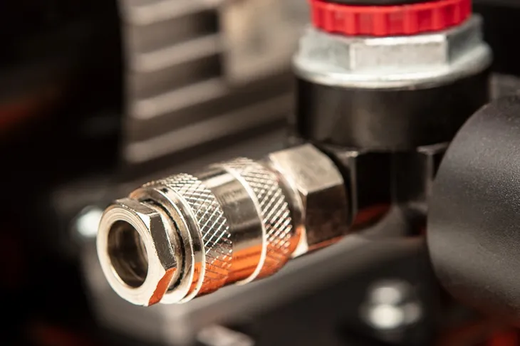 kompresor-olejowy-150l-230v-rodzaj-klucza-inny-stan-nowy