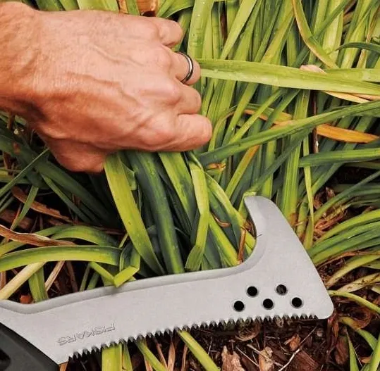 fiskars-tasak-z-pila-solid-marka-fiskars-stan-nowy